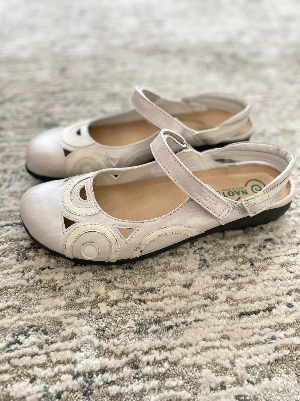 Naot Womens Rongo Mary Jane Shoes Sandals 41 Size 10 Pearl White Leather - Picture 1 of 9